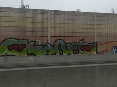 Graffiti Wall - Photo by HaCksau - karies