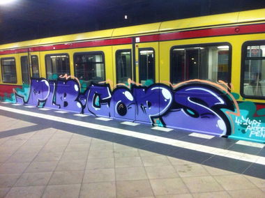 Graffiti Train in Berlin - Photo by HaCksau