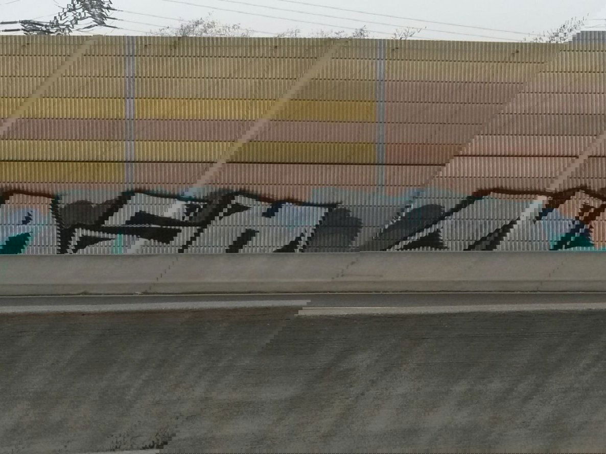 Graffiti Wall - Photo by HaCksau - nash