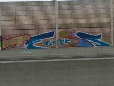 Graffiti Wall - Photo by HaCksau - tesa