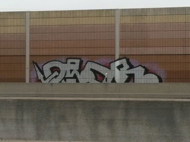 Graffiti Bombing - Photo by HaCksau - Deor