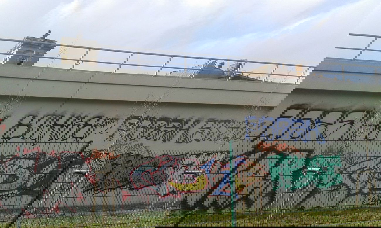 Graffiti Wall - Photo by HaCksau - Frost, Fresh, Style