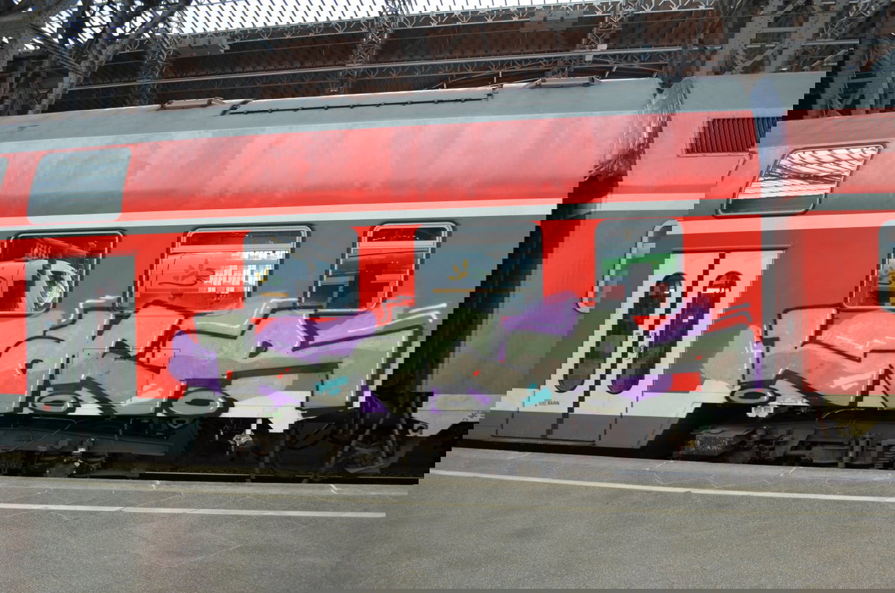 Graffiti Train - Photo by Hall3rOT - LAGR