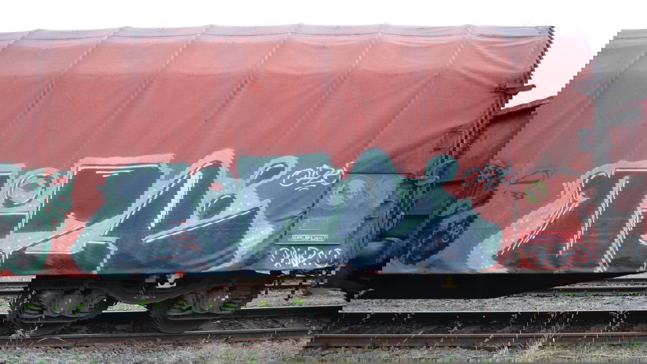 Graffiti Train - Photo by Hall3rOT - OIZE, KNR