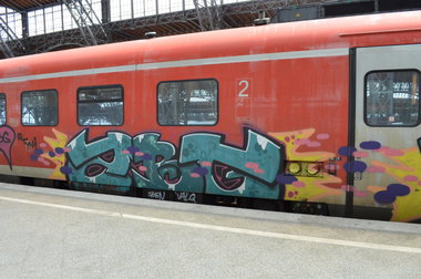 Graffiti Train - Photo by Hall3rOT - ZBG, SHEN, VALQ