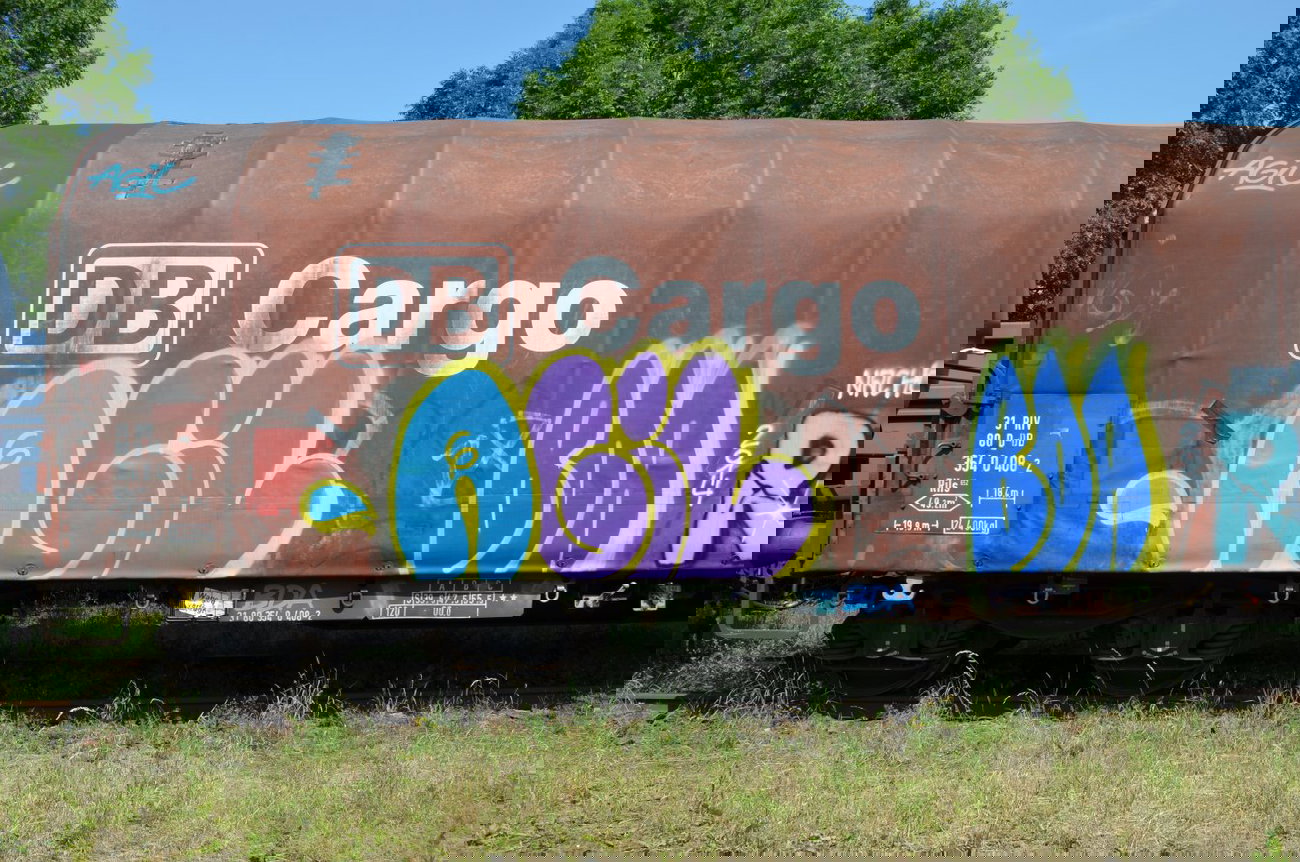 Graffiti Train - Photo by Hall3rOT - AGIL, BDA, DB