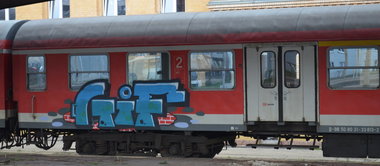 Graffiti Train - Photo by Hall3rOT - GIF