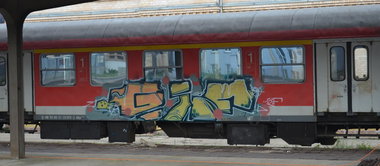 Graffiti Train - Photo by Hall3rOT - GIF