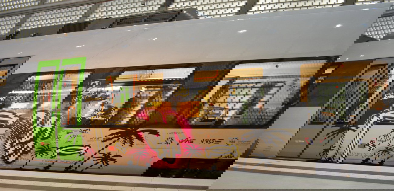 Graffiti Train - Photo by Hall3rOT - DDR, ÜF.S (2014)