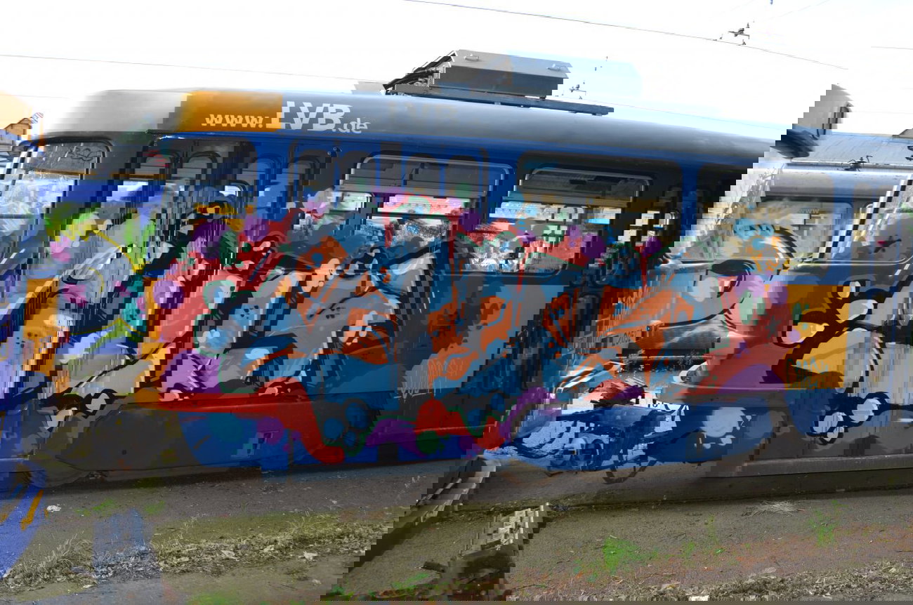 Graffiti Train - Photo by Hall3rOT - CULT, COOLT