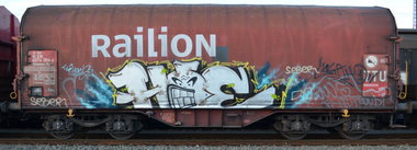 Graffiti Train - Photo by Hall3rOT - HOE, THE, HOES