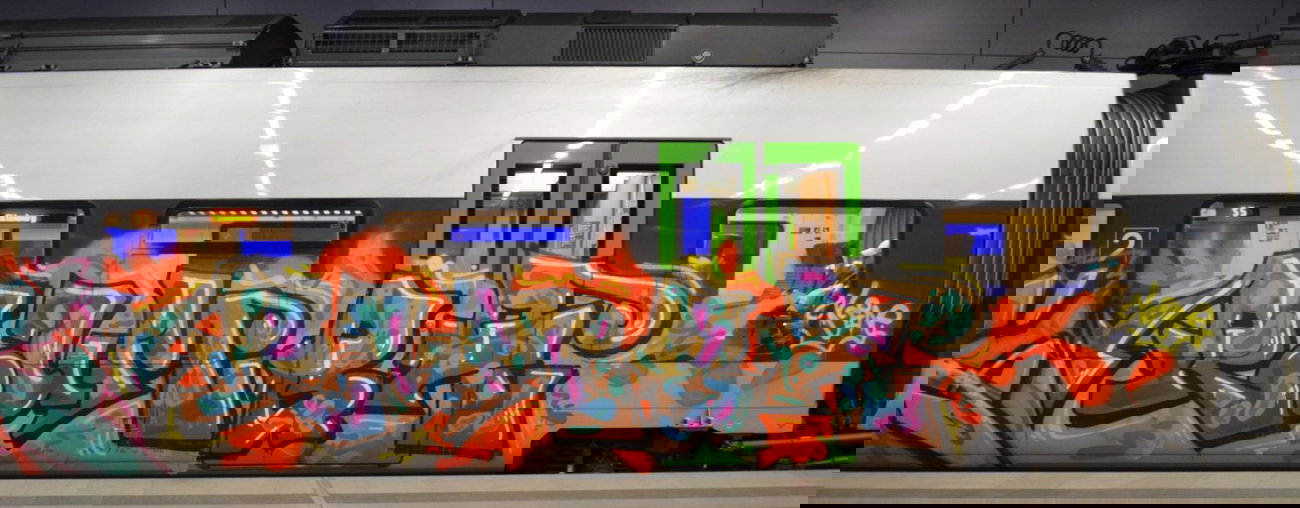 Graffiti Train - Photo by Hall3rOT - RUMBA, KINE