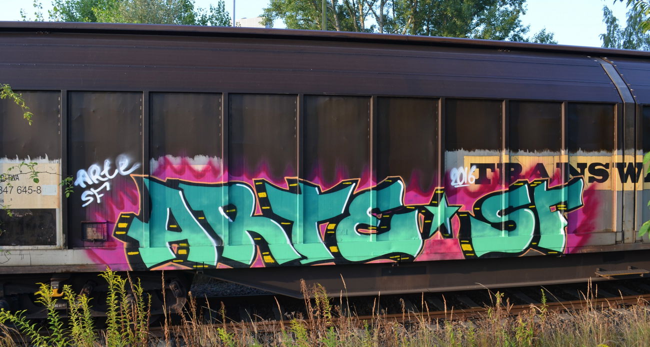 Graffiti Train - Photo by Hall3rOT - ARTE, SF