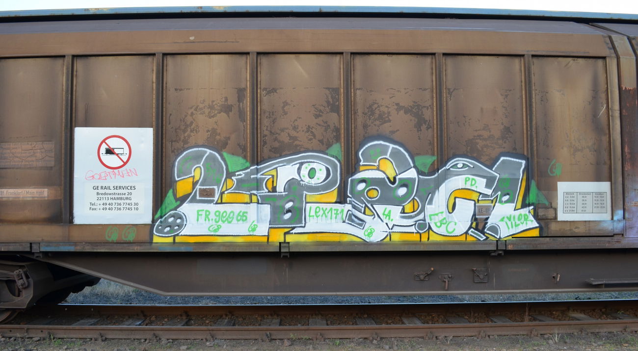 Graffiti Train - Photo by Hall3rOT - 2PAC