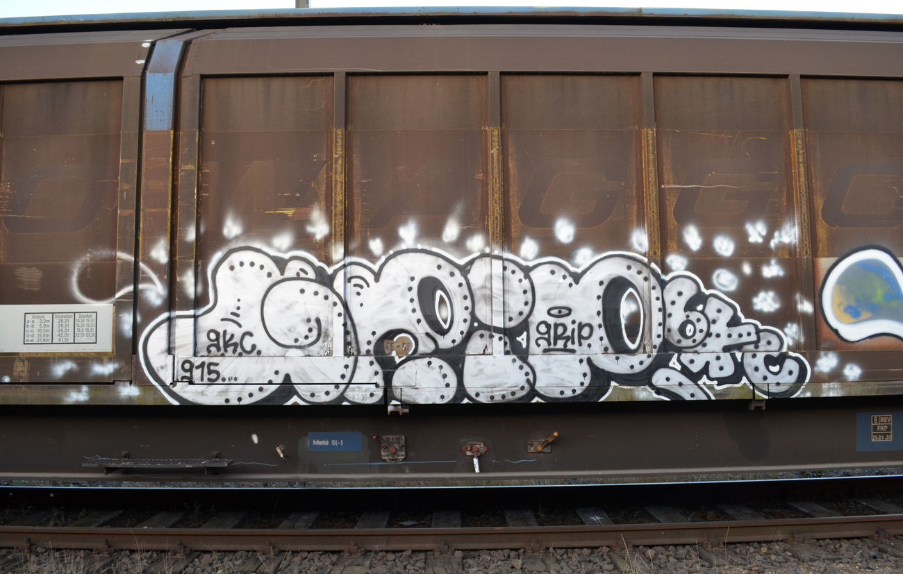 Graffiti Train - Photo by Hall3rOT - GRIP, GKC (2015)