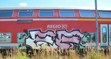 Graffiti Train - Photo by Hall3rOT - EF