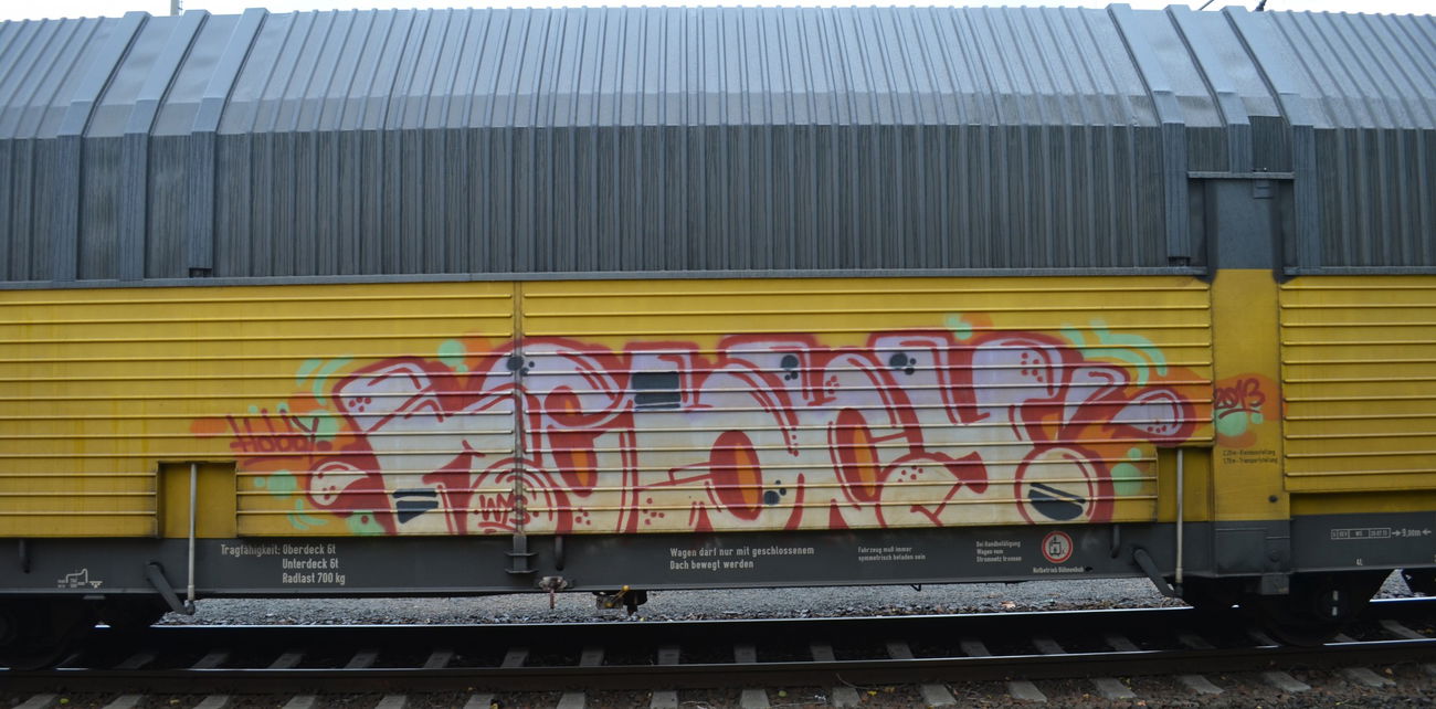 Graffiti Train - Photo by Hall3rOT - HOBBY, WYS (2013)