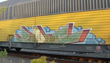 Graffiti Train - Photo by Hall3rOT - BONUS, DMA, SRB (2013)