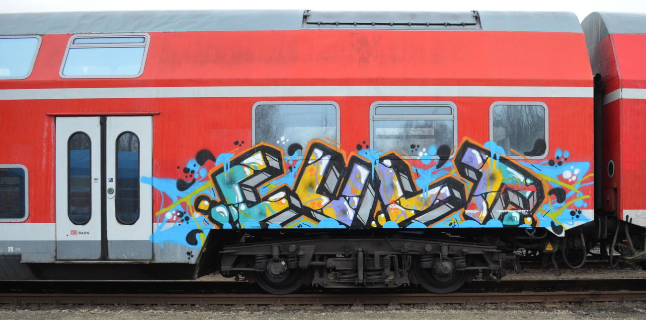 Graffiti Train - Photo by Hall3rOT - CULT