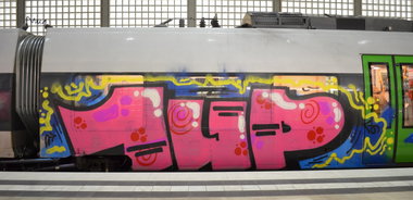 Graffiti Train - Photo by Hall3rOT - 1UP