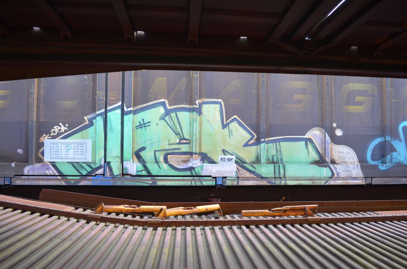 Graffiti Train - Photo by Hall3rOT - TEK