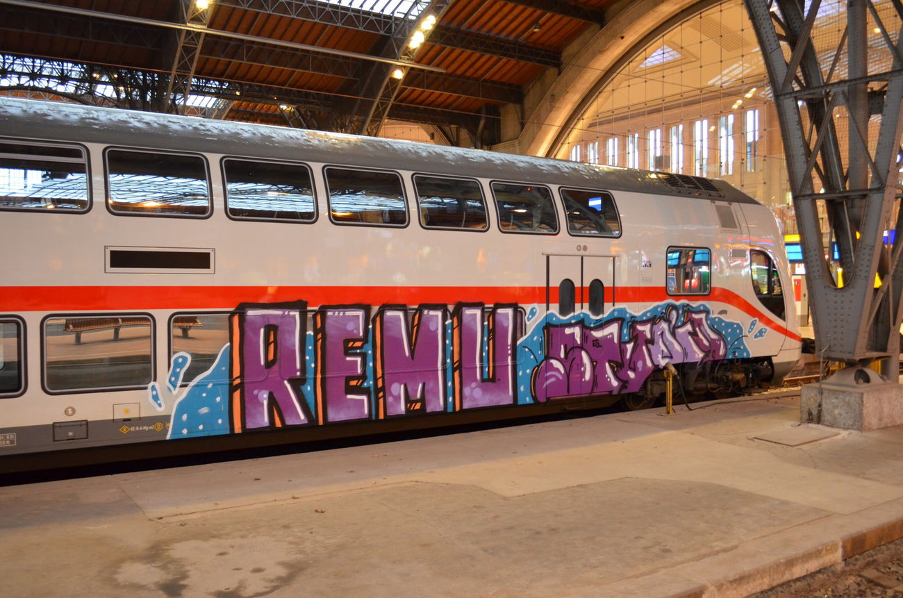 Graffiti Train - Photo by Hall3rOT - REMU, STUDIO (2016)