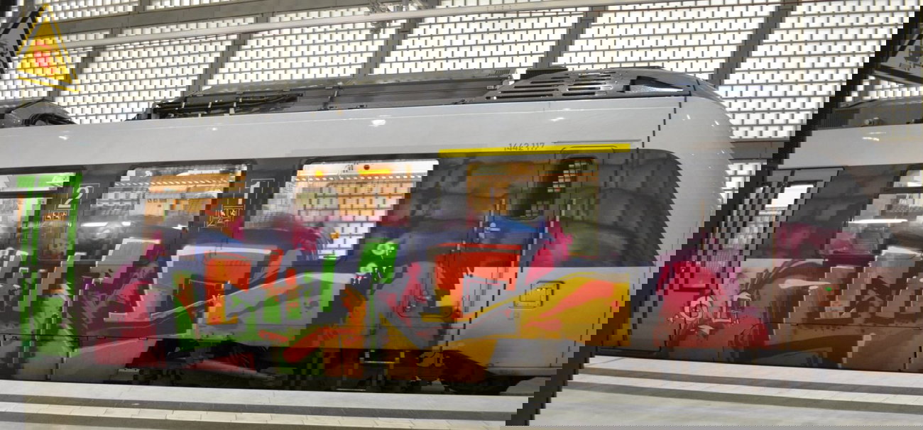 Graffiti Train - Photo by Hall3rOT - CHIPS, ORG