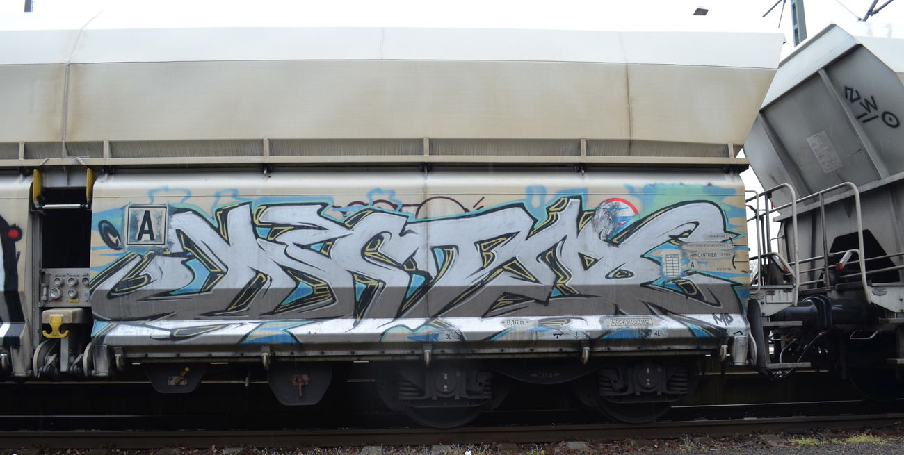Graffiti Train - Photo by Hall3rOT - MISTER