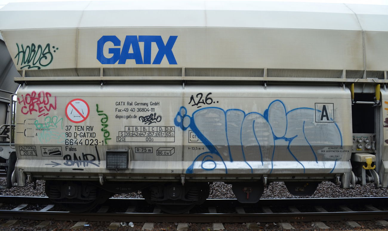 Graffiti Train - Photo by Hall3rOT - VOID