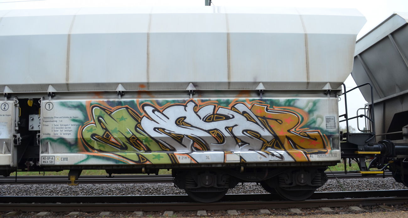 Graffiti Train - Photo by Hall3rOT - MISTER