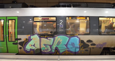 Graffiti Train - Photo by Hall3rOT - AGRO, ACRO, YO