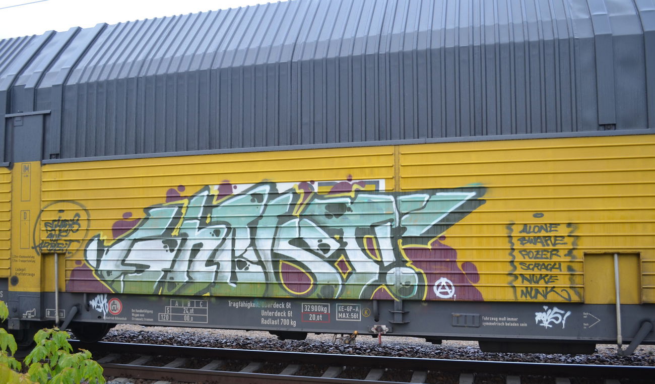 Graffiti Train - Photo by Hall3rOT - GHOST (2015)