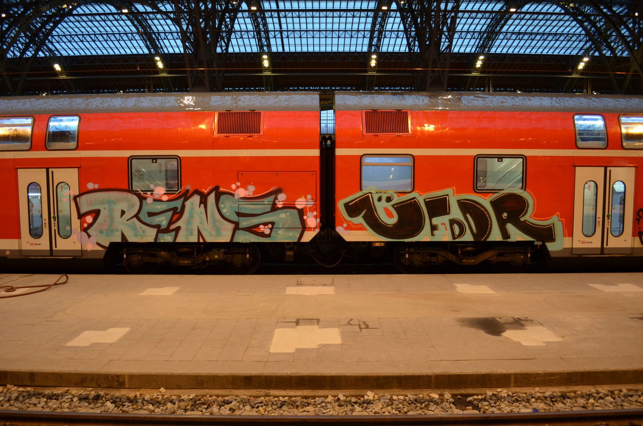 Graffiti Train - Photo by Hall3rOT - RENS, ÜF, ÜFS (2016)