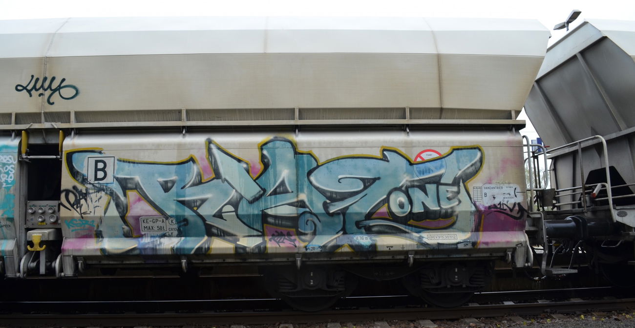 Graffiti Train - Photo by Hall3rOT