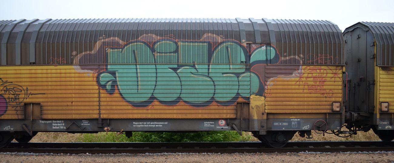 Graffiti Train - Photo by Hall3rOT - DIZE, OIZE