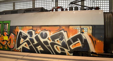 Graffiti Train - Photo by Hall3rOT - SHIZO