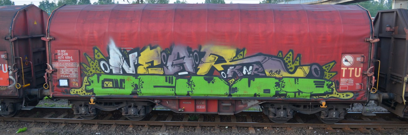 Graffiti Train - Photo by Hall3rOT - NEAR, KNR