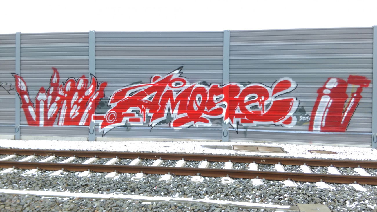 Graffiti Wall - Photo by Hallunken - Amore (2016)