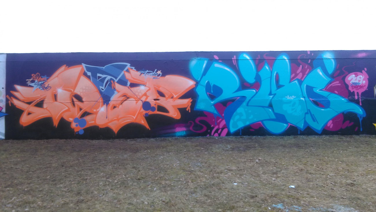 Graffiti Wall - Photo by Hallunken - Tweet, Rico (2017)