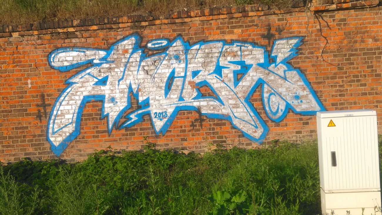 Graffiti Wall - Photo by Hallunken - Amore (2013)