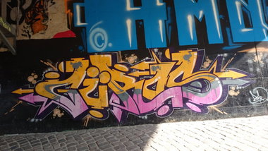 Graffiti Wall - Photo by Hallunken - güros (2010)