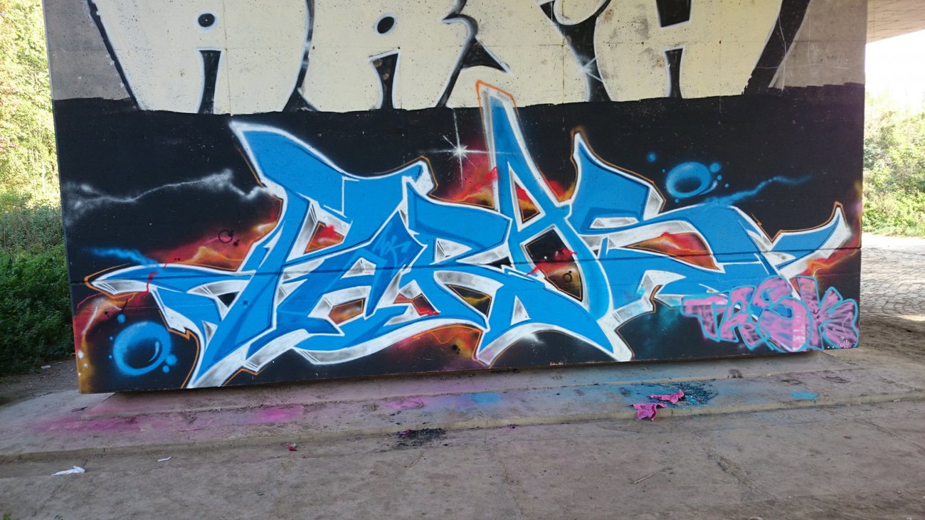 Graffiti Wall - Photo by Hallunken - paras