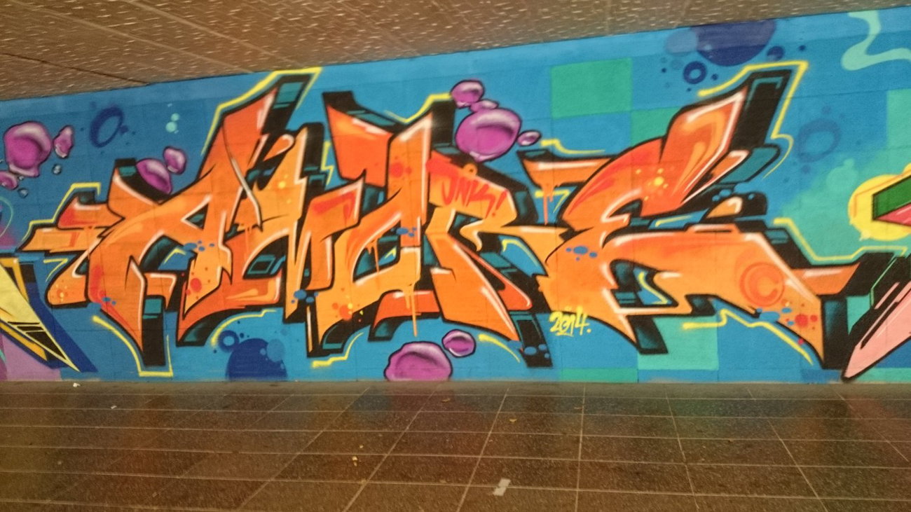 Graffiti Wall - Photo by Hallunken - Amore (2014)
