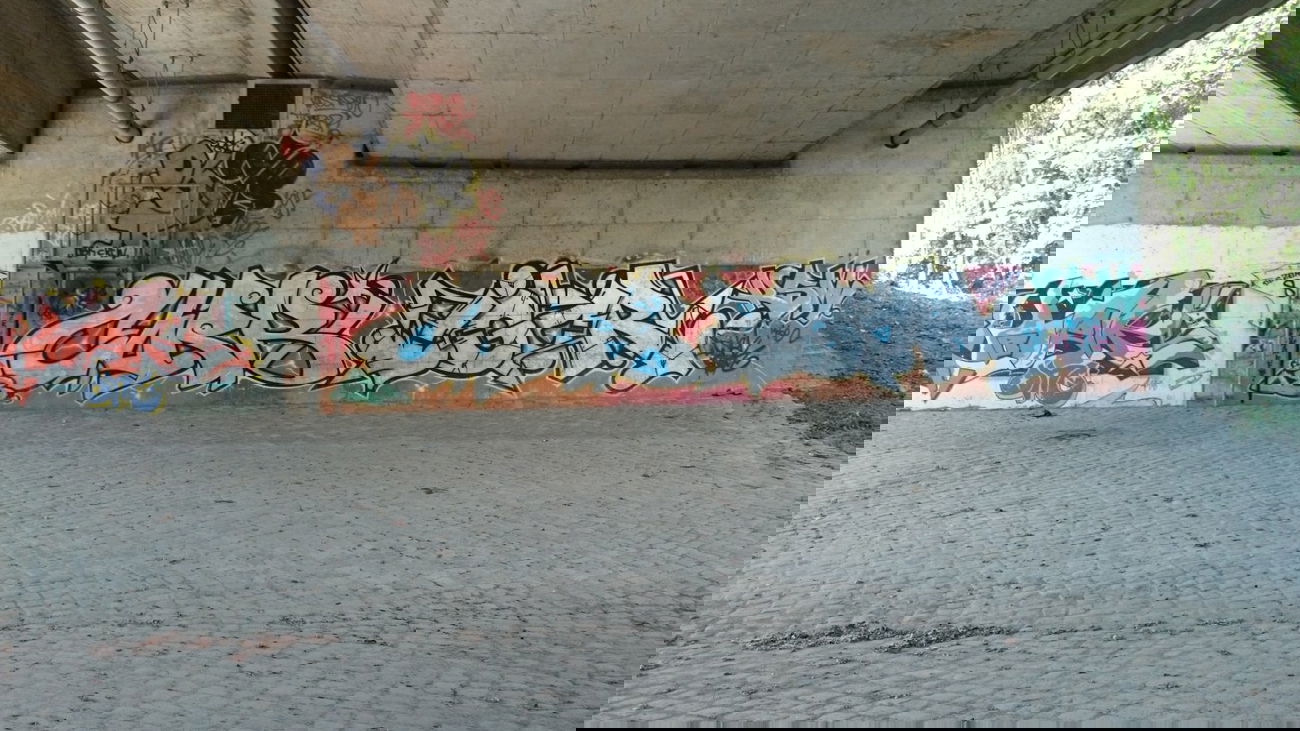 Graffiti Wall - Photo by Hallunken - Cork, Igor