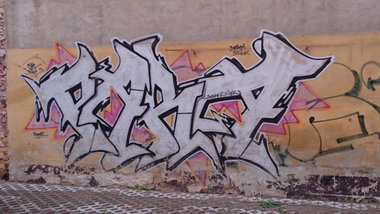 Graffiti Wall - Photo by Hallunken - Para, Paras (2008)