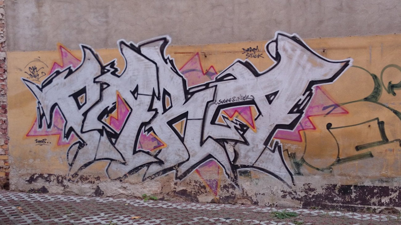 Graffiti Wall - Photo by Hallunken - Para, Paras (2008)