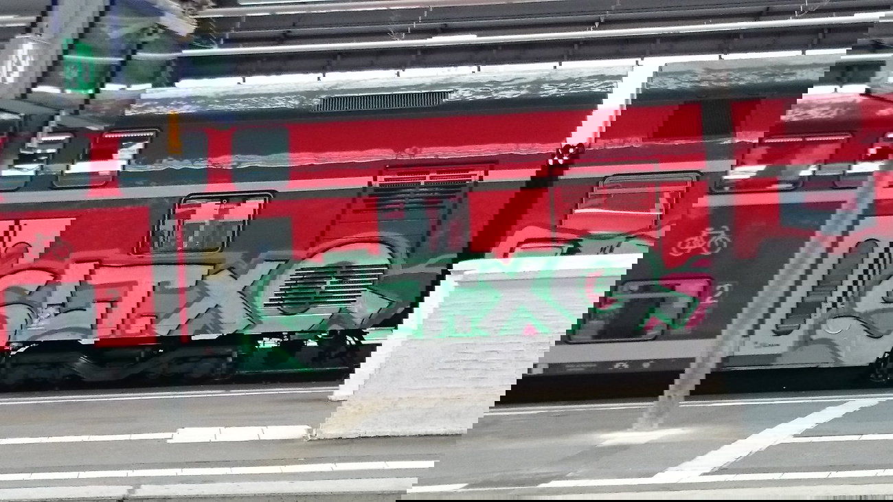 Graffiti Train - Photo by Hallunken - SLT.XQ (2014)