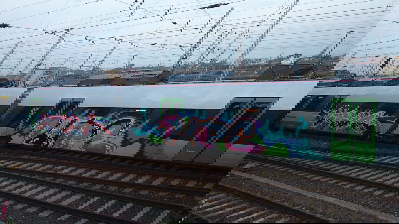 Graffiti Train - Photo by Hallunken - Mone, Rape