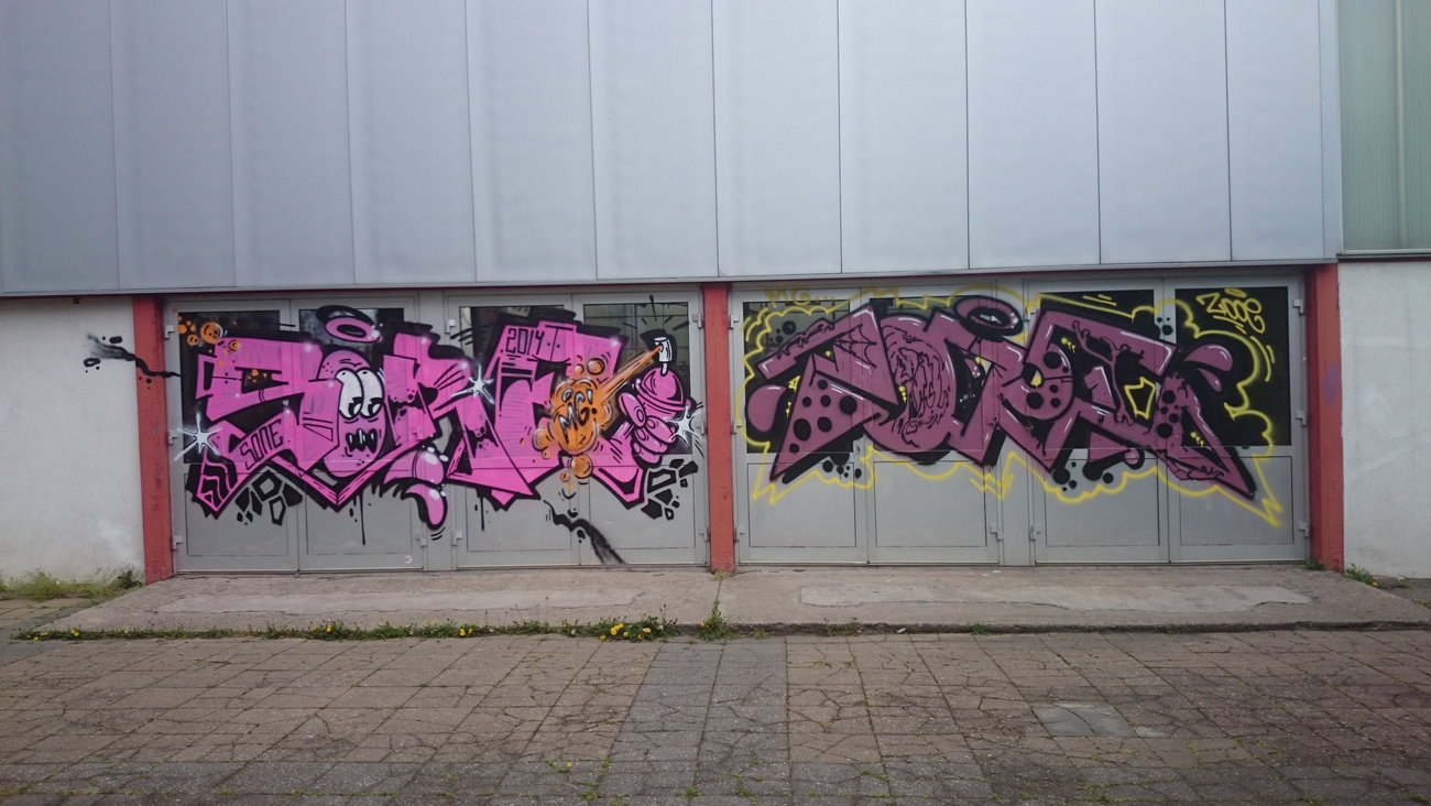 Graffiti Wall - Photo by Hallunken - MGs, Sore, Zooe (2015)