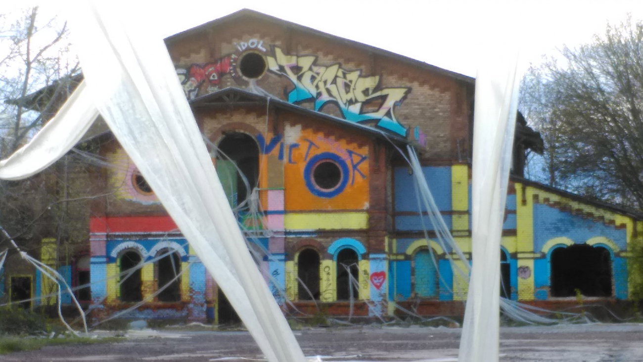 Graffiti Wall - Photo by Hallunken - Paras (2016)